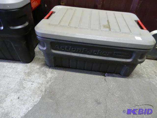 lot 79 image: Rubbermaid action packer tote. 25 x 18 x 12...
