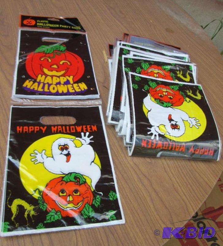 mixed halloween lot- goodie bags, teeth, dcor...