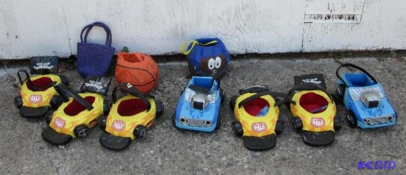 lot of treat buckets- soft vinyl hotwheels ca...