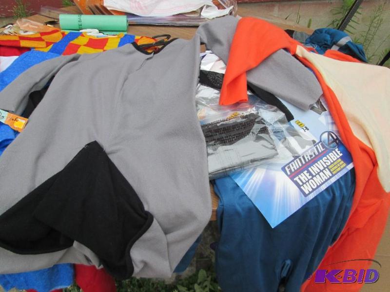 lot of 10 kids halloween costumes boys and gi...