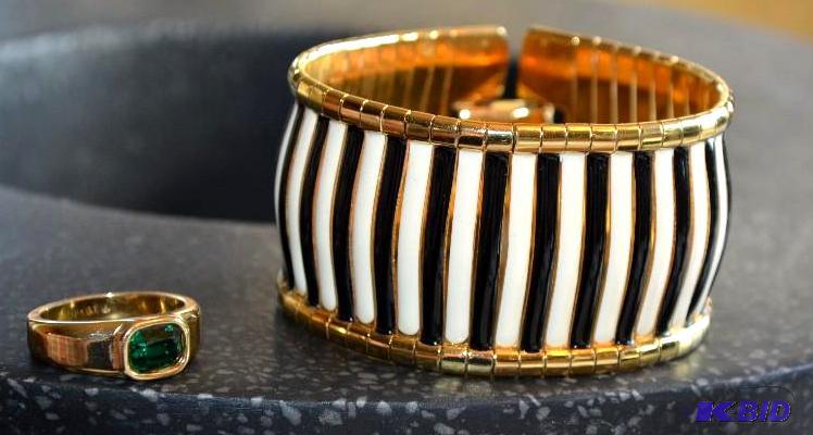 lot 14 image: 18k Gold Electroplated(nor solid) mens ring w...