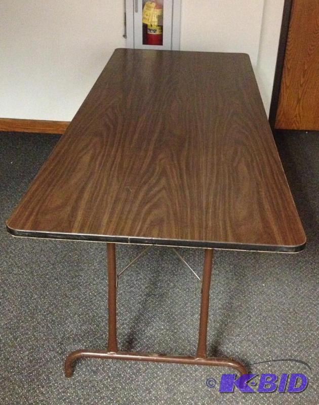 Folding Table (6 foot app)