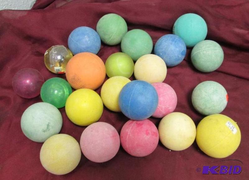 lot 102 image: Qty 17 bouncing balls batteries are dead...
