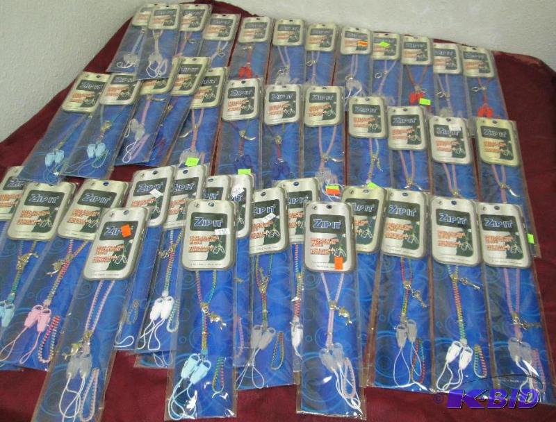 lot 174 image: Qty 40 Dual clip for cellphone and MP3 Hand f...