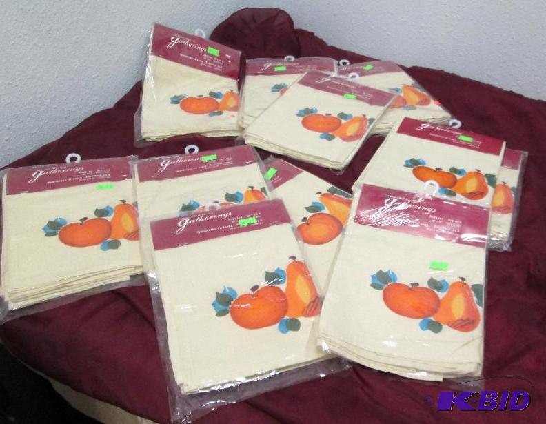 lot 19 image: Qty 11 Heritage mint ltd gatherings napkins s...