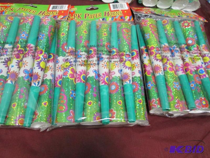 lot 192 image: Qty 10 8-pk paper horns...