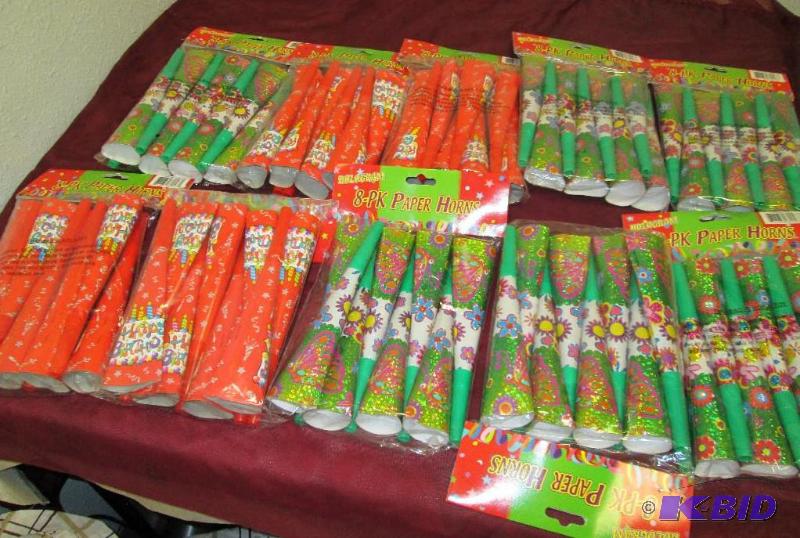 lot 196 image: Qty 10 8-pk paper horns...