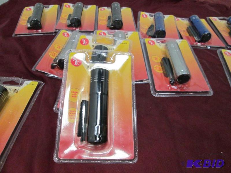 lot 204 image: Qty 13 SE Led Metal flashlight colors black, ...