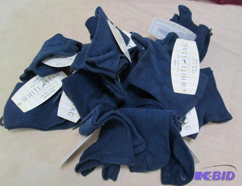 lot 21 image: Qty 12 White stag low cut socks shoe size 4-1...