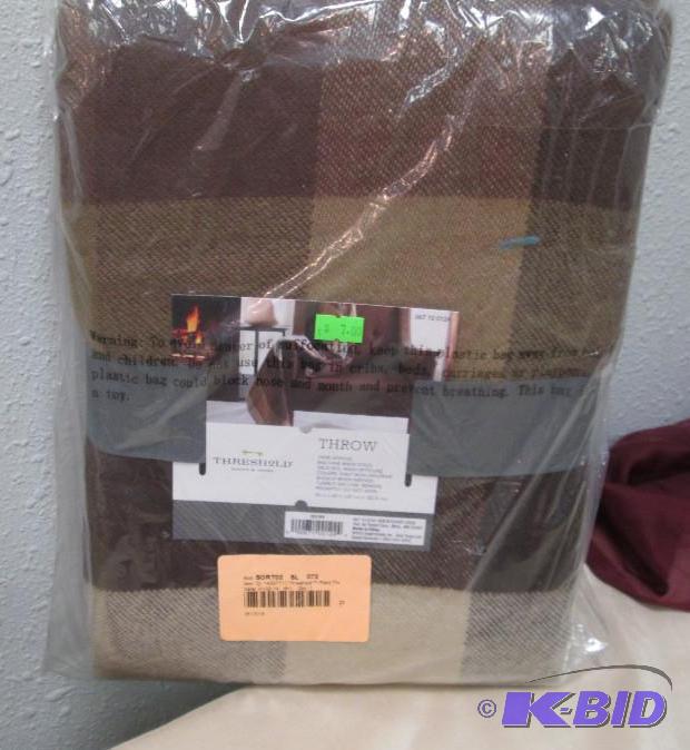 lot 236 image: Threshold Brown Throw -size 50 in x60in...