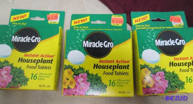 lot 294 image: Qty 3 Miracle-Gro Inatant action houseplant f...
