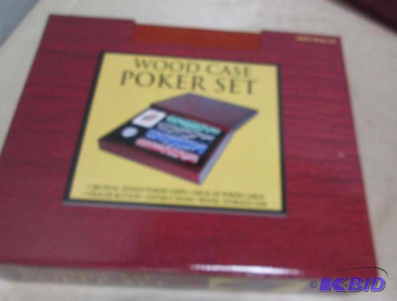lot 299 image: Wood case poker set...