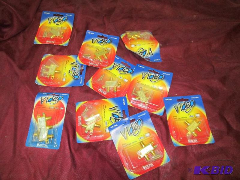 lot 3 image: Qty 10 Video 3-Way Video Signal splitter (VS1...