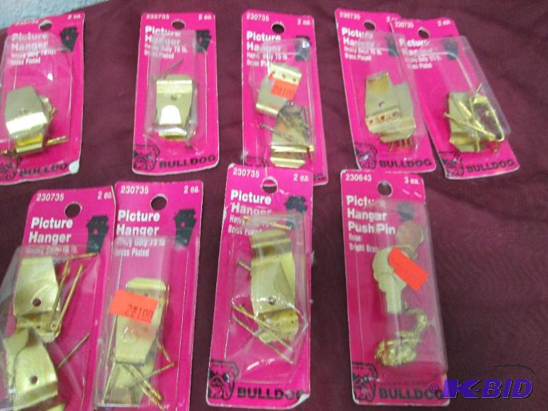 lot 323 image: Qty 8 Picture Hang heavy Duty 75lb Brass Plat...