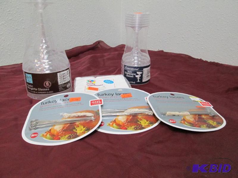 lot 375 image: Plastic Margarita Glasses 11 fl oz, Plastic C...