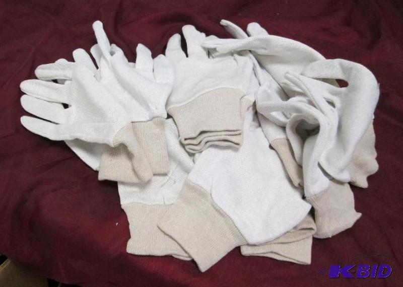 lot 49 image: Qty 8 off white working gloves...