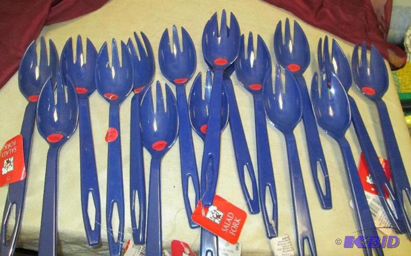 lot 51 image: Qty 16 salad fork...