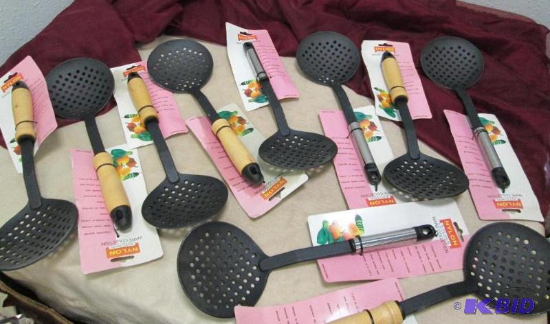 lot 52 image: Qty 10 Nylon Kitchen Ware collection Slotted ...