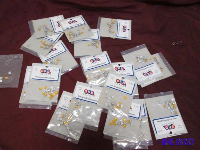 lot 92 image: Qty 20 7mm Acrylic Rhinestones gold...