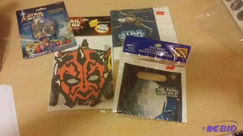 lot 115 image: Lot of Star Wars party Supplies. Includes 8 R...