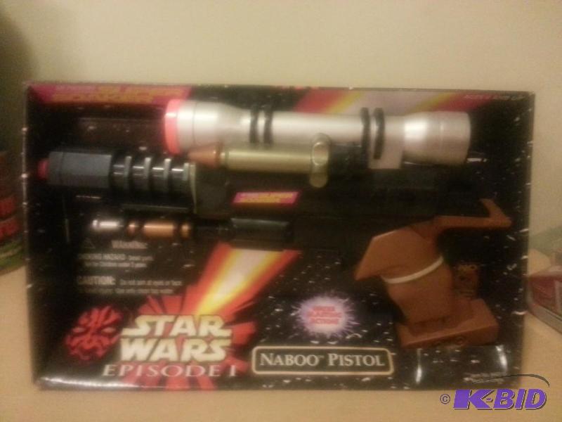 lot 151 image: Star Wars Episode 1 Naboo Pistol Super Soaker...