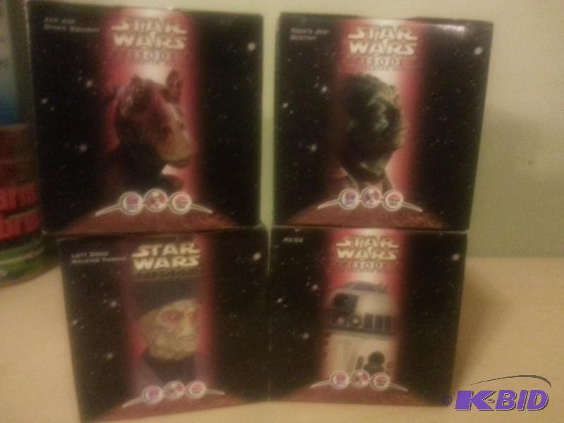 lot 154 image: Lot of 4 KFC Taco Bell Pizza Hut Toys Corusc...