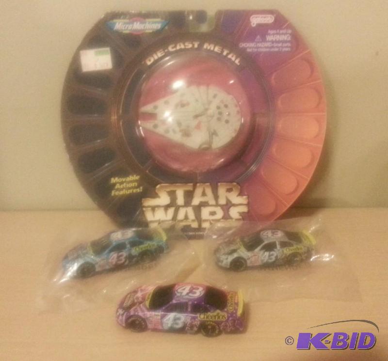 lot 159 image: Star Wars Micro Machines Millennium Falcon an...
