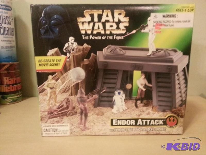 lot 163 image: Star Wars Power of the Force Endor Attack Pla...