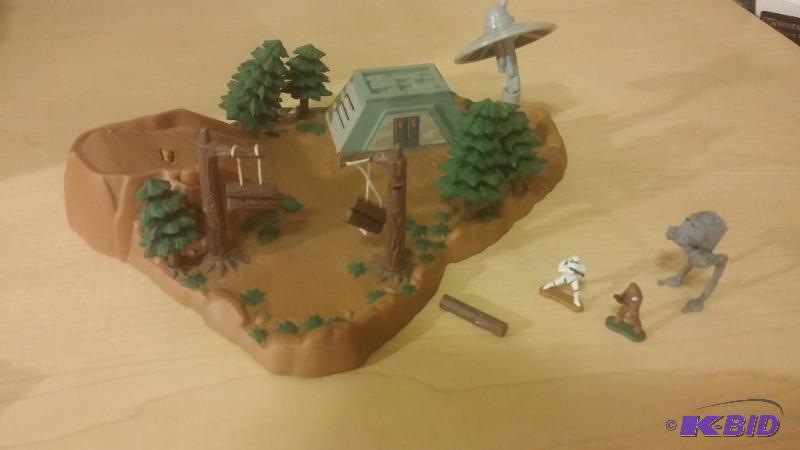 lot 190 image: Micro Machine Play set Endor. Open missing a ...