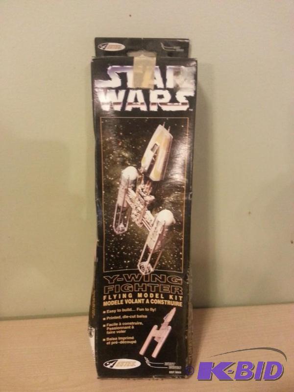 lot 21 image: Star Wars Y-Wing Fighter. Flying Model Kit. N...