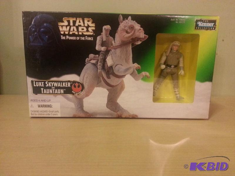 lot 61 image: Star Wars Power of the Force Luke Skywalker w...