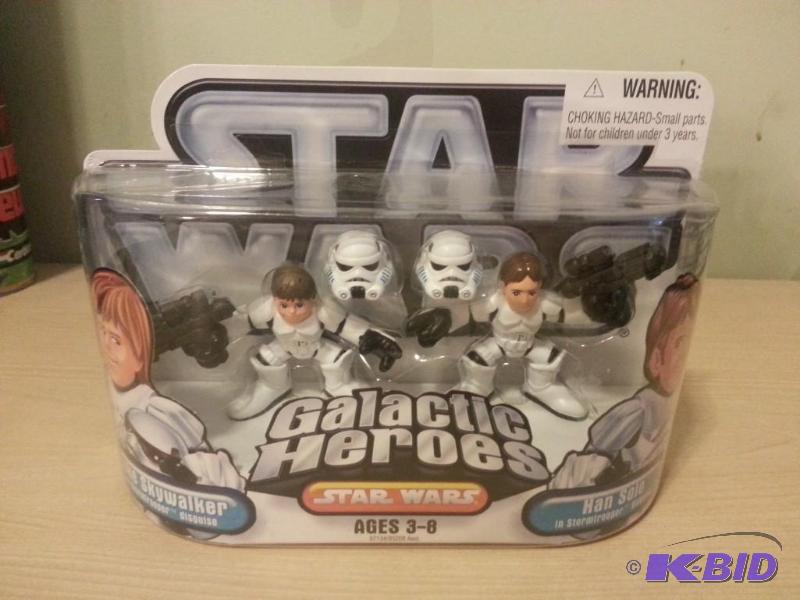 lot 8 image: Star Wars Galactic Heroes with Luke Skywalker...