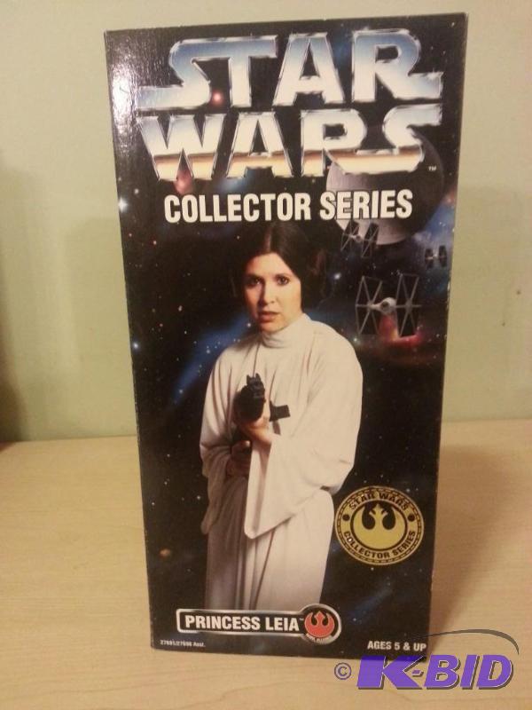 lot 91 image: Star Wars Collector Series 12 Inch Figure Pri...