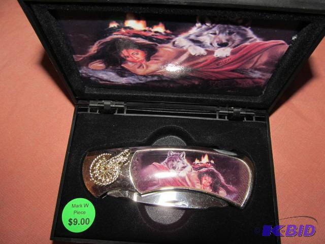 lot 19 image: Brand new in box, retractable pocket knife, g...