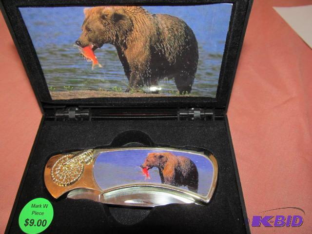 lot 20 image: Brand new in box, retractable pocket knife, p...