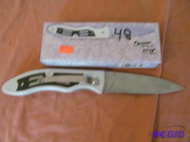 lot 48 image: Brand new in box, Silver Talon Frost Cutlery ...