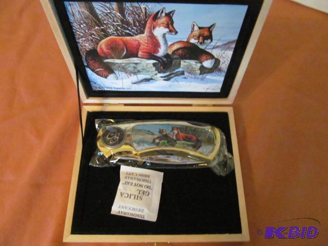 lot 50 image: Brand new in box Collector Series Knife...