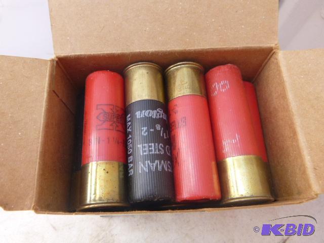 lot 104 image: Box of 24 - 3" Shotgun Shells Poss. Relo...