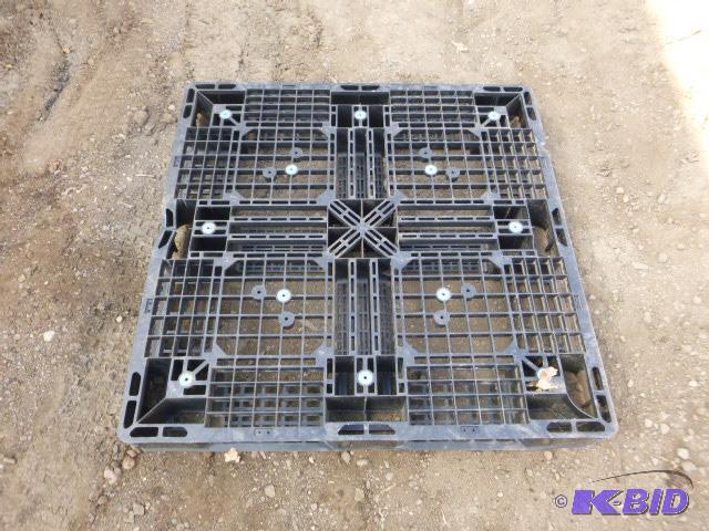 lot 147 image: Plastic Pallet 43" X 43"...
