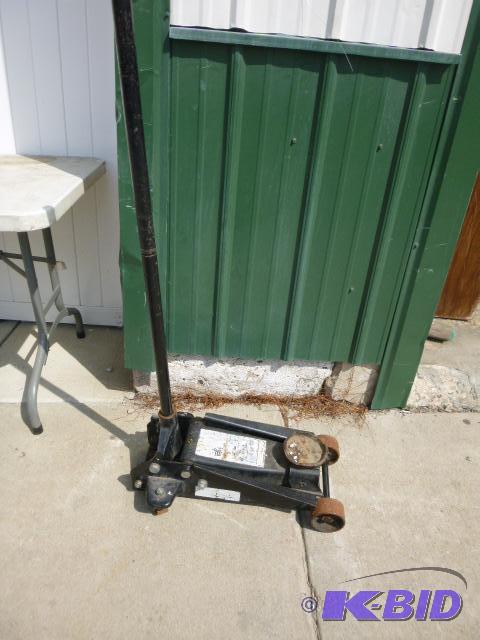 lot 27 image: 8 Ton Hydraulic Jack...