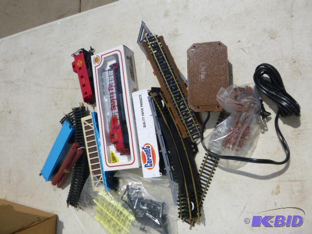 lot 38 image: Miscellaneous Train Parts Unsure if this is c...