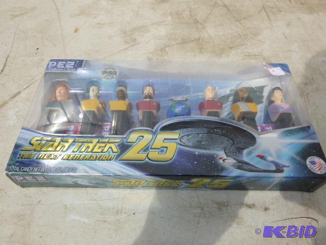 lot 44 image: Star Trek Pez Collector Series...