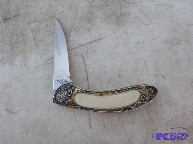 lot 62 image: Indian-Bison Lock Blade Knife...