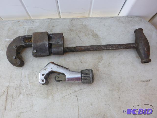 lot 87 image: 2 Pipe Cutters...