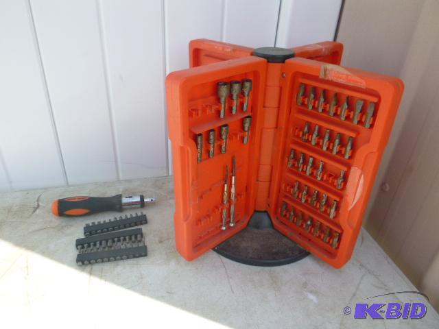 lot 88 image: Black & Decker Ratchet Driver with Bits...