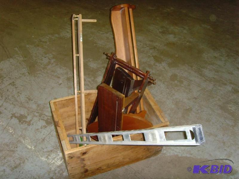lot 150 image: Lot of Shelves and Level