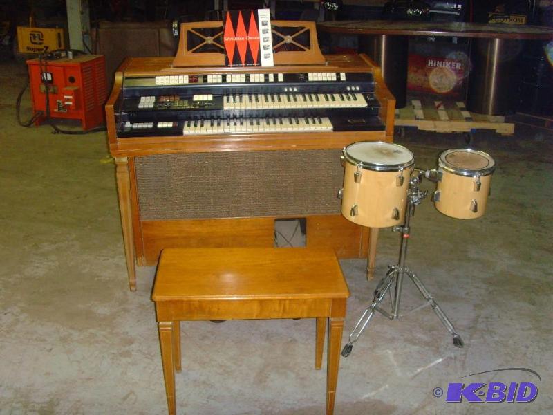 lot 154 image: Vintage Wurlitzer Organ