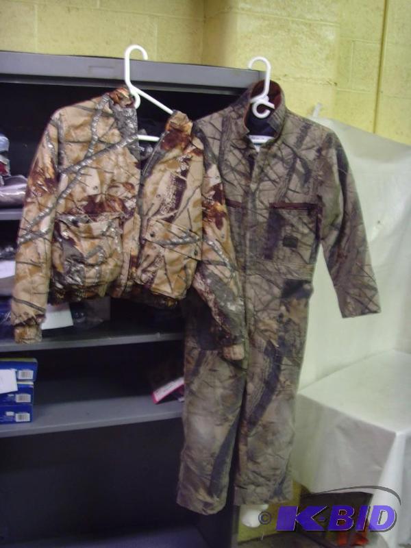 lot 156 image: Youth Size Camo Clothes