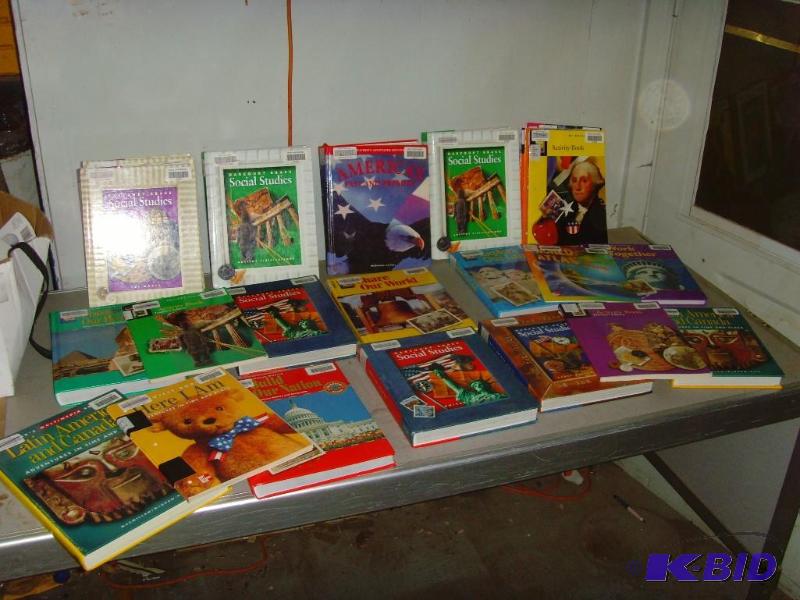 lot 159 image: Lot of Textbooks