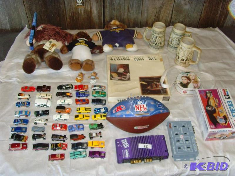 lot 160 image: Lot of Stuff